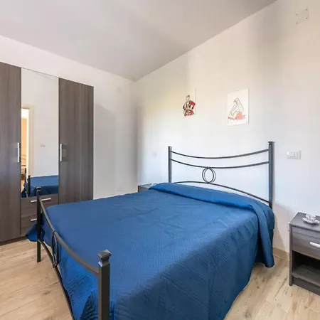 Bright Detached In
